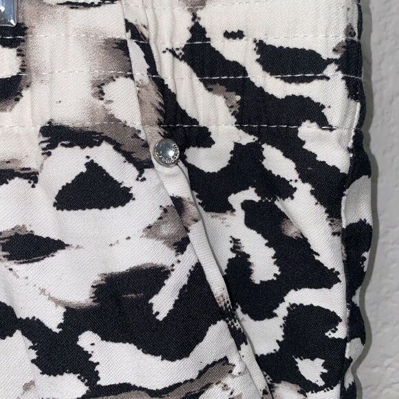 Calvin Klein dress Shorts XL Black and White Rayon & Polyester - Picture 4 of 6